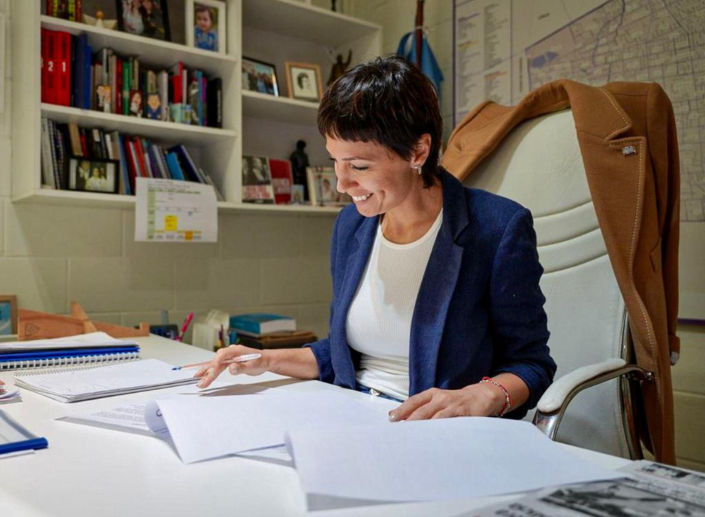 MAYRA MENDOZA ANUNCIÓ UN AUMENTO SALARIAL DEL 48,2% PARA MUNICIPALES