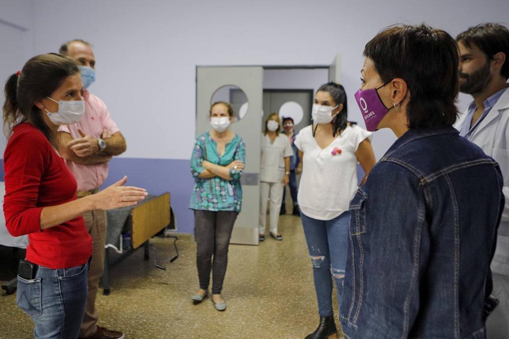 MAYRA JUNTO A RAVERTA Y NAVARRO SE REUNIERON CON FUTURAS MAMÁS EN SOLANO