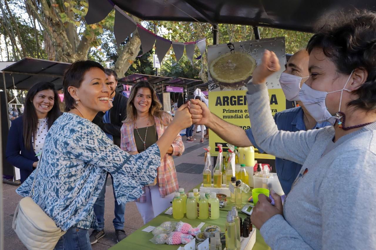 MAYRA EN UNA NUEVA EDICIÓN DE LA FERIA “MUJERES A EMPRENDER EN RED”
