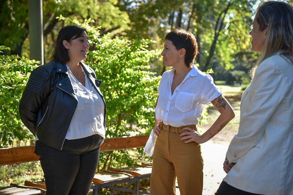 MAYRA ENTREGÓ LA HABILITACIÓN AL RESTAURANTE DEL PARQUE DE LA CERVECERÍA