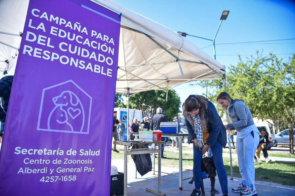 MAYRA EN LA JORNADA ESPECIAL DE ZOONOSIS QUE SE REALIZÓ EN VILLA ITATÍ