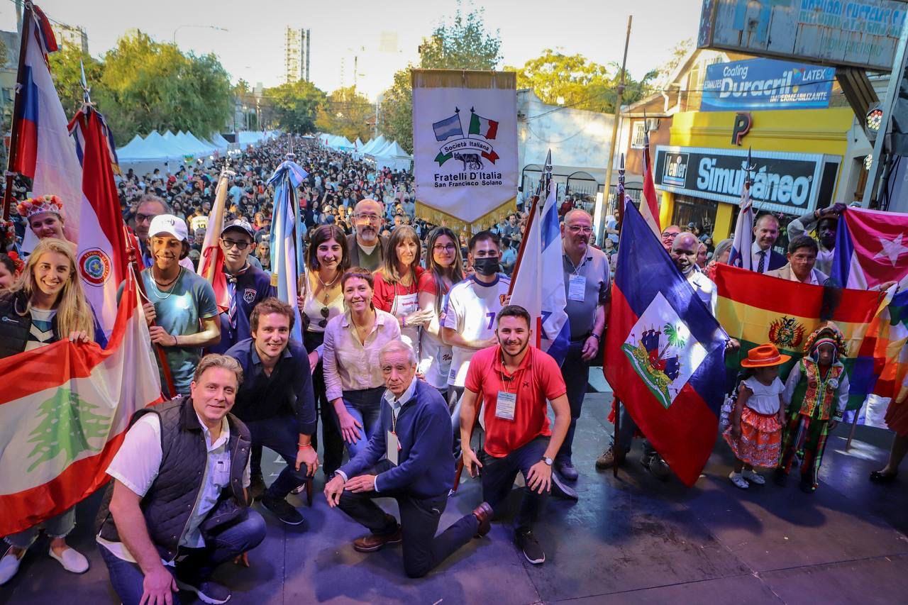 MAYRA VISITÓ LA FIESTA DE LAS COLECTIVIDADES DE QUILMES