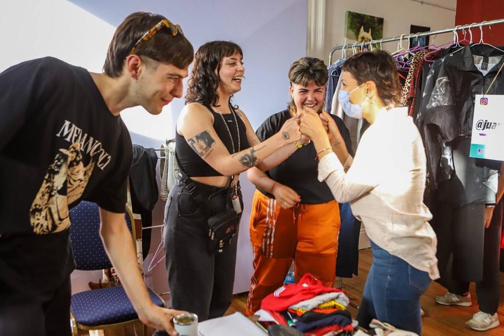 MAYRA RECORRIÓ LA PRIMERA EDICIÓN DE LA FERIA MUNICIPAL RE CIRQULAR