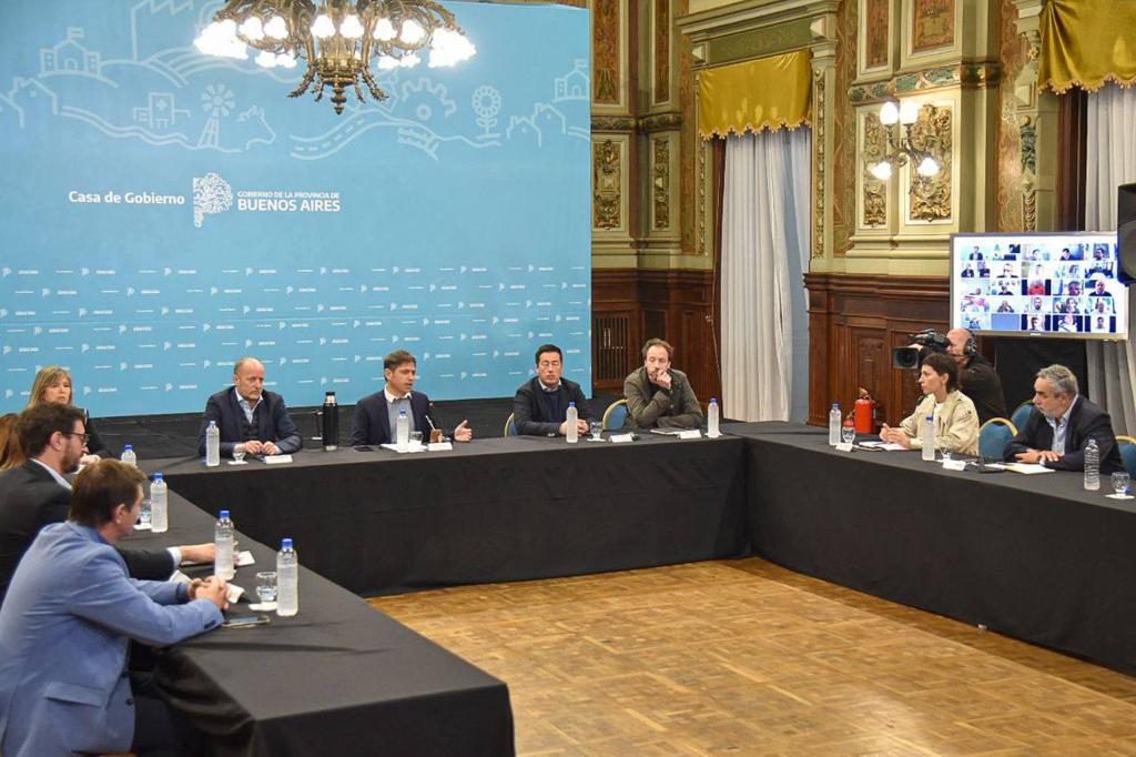 MAYRA JUNTO A AXEL KICILLOF EN LA PRESENTACIÓN DE 119 PROYECTOS DEL FIM