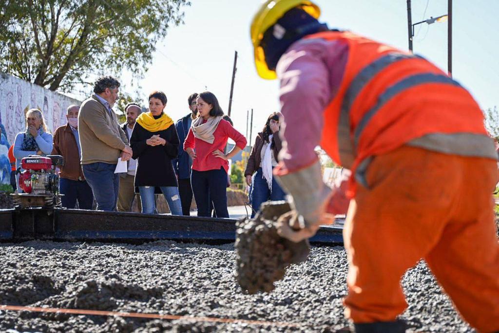 MAYRA RECORRIÓ OBRAS DE PAVIMENTACIÓN EN EZPELETA