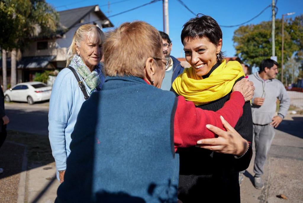 MAYRA RECORRIÓ OBRAS DE PAVIMENTACIÓN EN EZPELETA