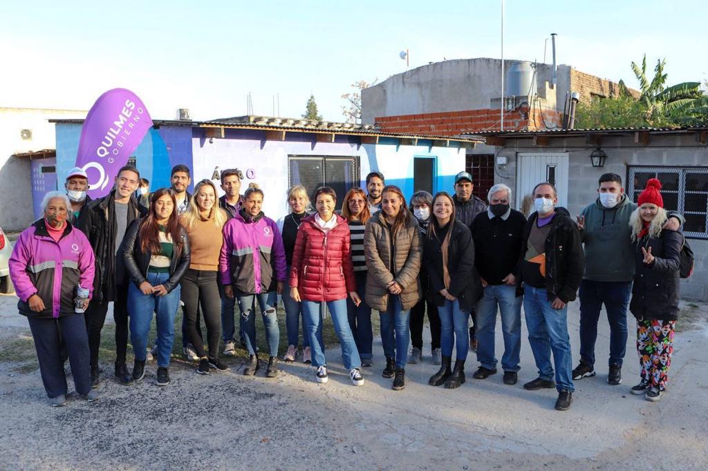 MAYRA SUPERVISÓ LA ENTREGA DE MÁS DE 200 DNI EN VILLA LUJÁN