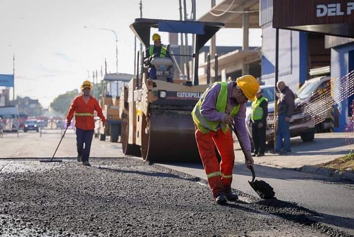 MAYRA RECORRIÓ LA OBRA DE REPAVIMENTACIÓN DE LA AVENIDA 12 DE OCTUBRE