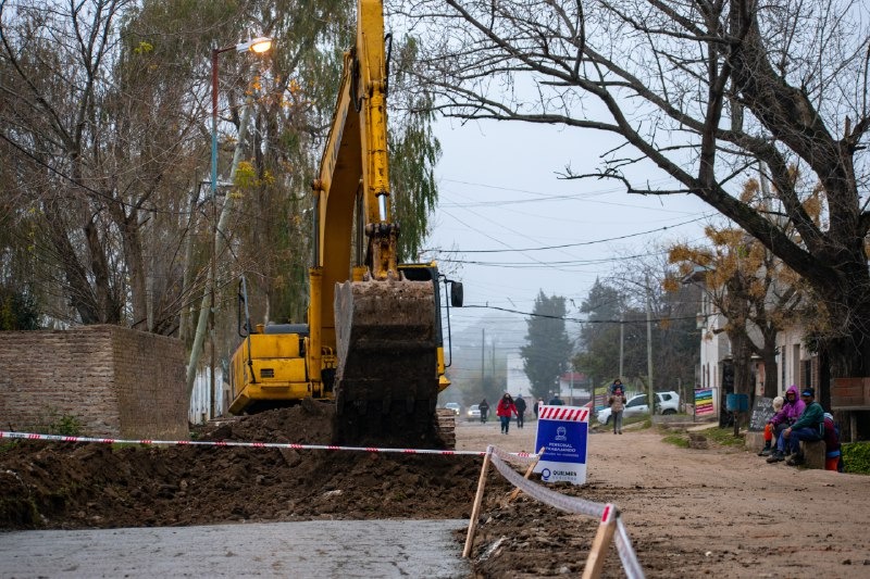 EL MUNICIPIO PROSIGUE CON LAS OBRAS DE ASFALTO EN LA RIBERA DE QUILMES 