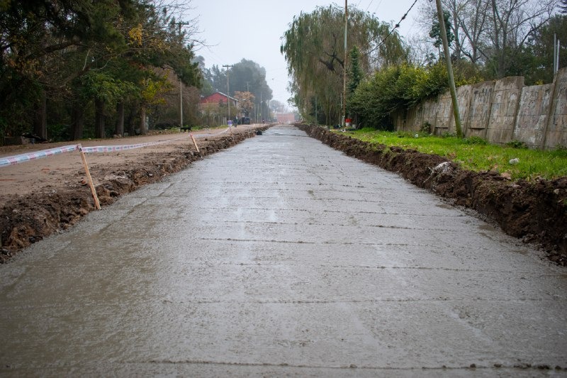 EL MUNICIPIO PROSIGUE CON LAS OBRAS DE ASFALTO EN LA RIBERA DE QUILMES 