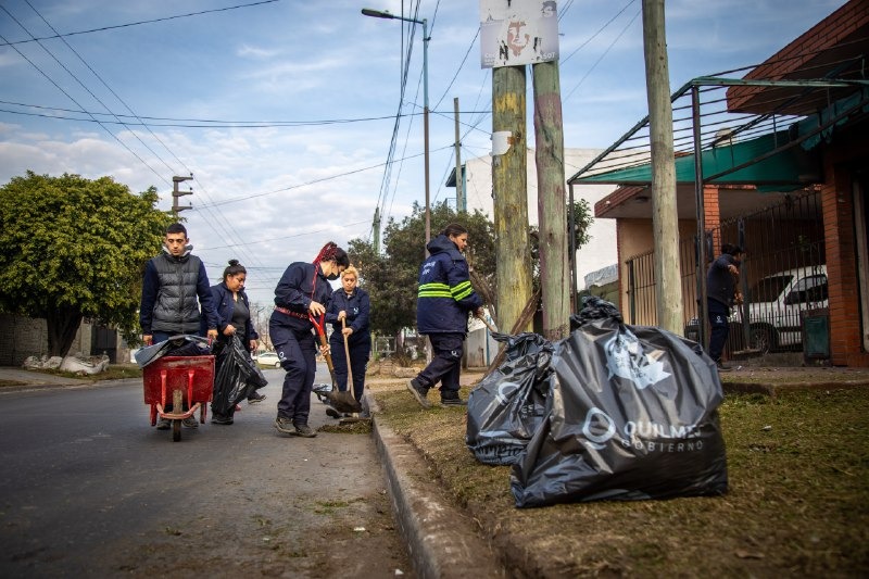 EL MUNICIPIO SIGUE CON LOS OPERATIVOS DE LIMPIEZA EN LOS ARROYOS