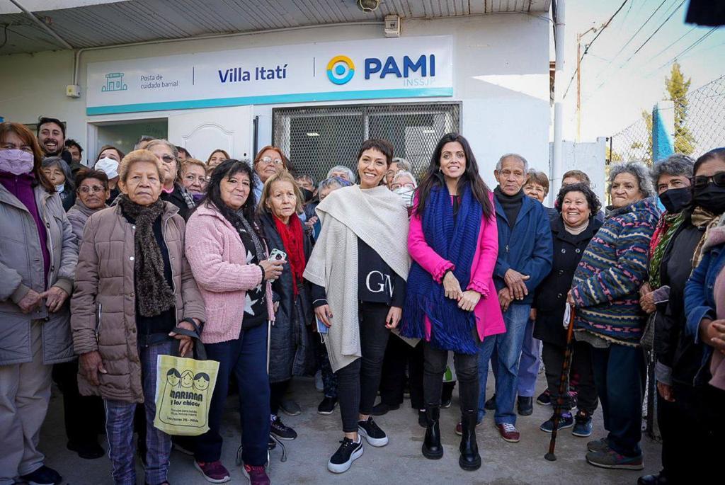 MAYRA Y LUANA VOLNOVICH INAUGURARON UNA POSTA DE CUIDADO BARRIAL