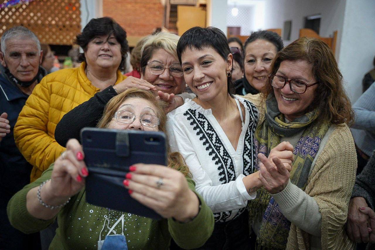 MAYRA CELEBRÓ EL DÍA DE LA AMISTAD EL CENTRO DE JUBILADOS “14 DE AGOSTO”