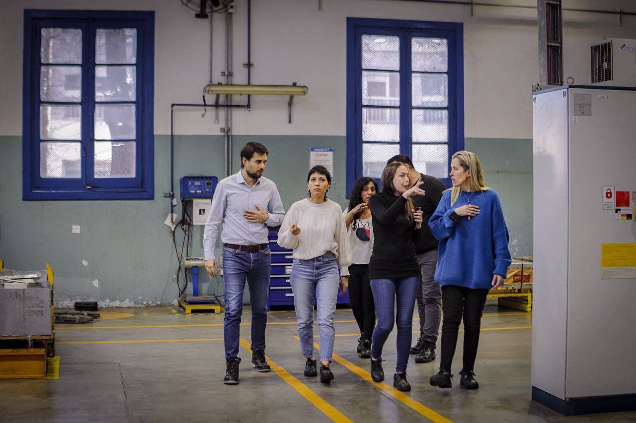 MAYRA ENTREGÓ CERTIFICADO DE HABILITACIÓN A LA INDUSTRIA QUILMEÑA COROPLAS