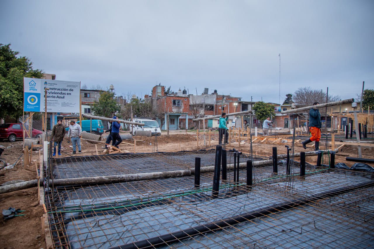 AVANZA EL PLAN DE CONSTRUCCIÓN DE NUEVAS VIVIENDAS EN EL BARRIO AZUL