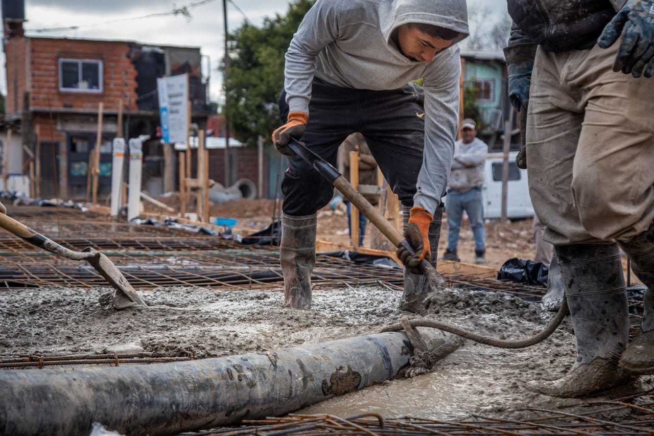 AVANZA EL PLAN DE CONSTRUCCIÓN DE NUEVAS VIVIENDAS EN EL BARRIO AZUL