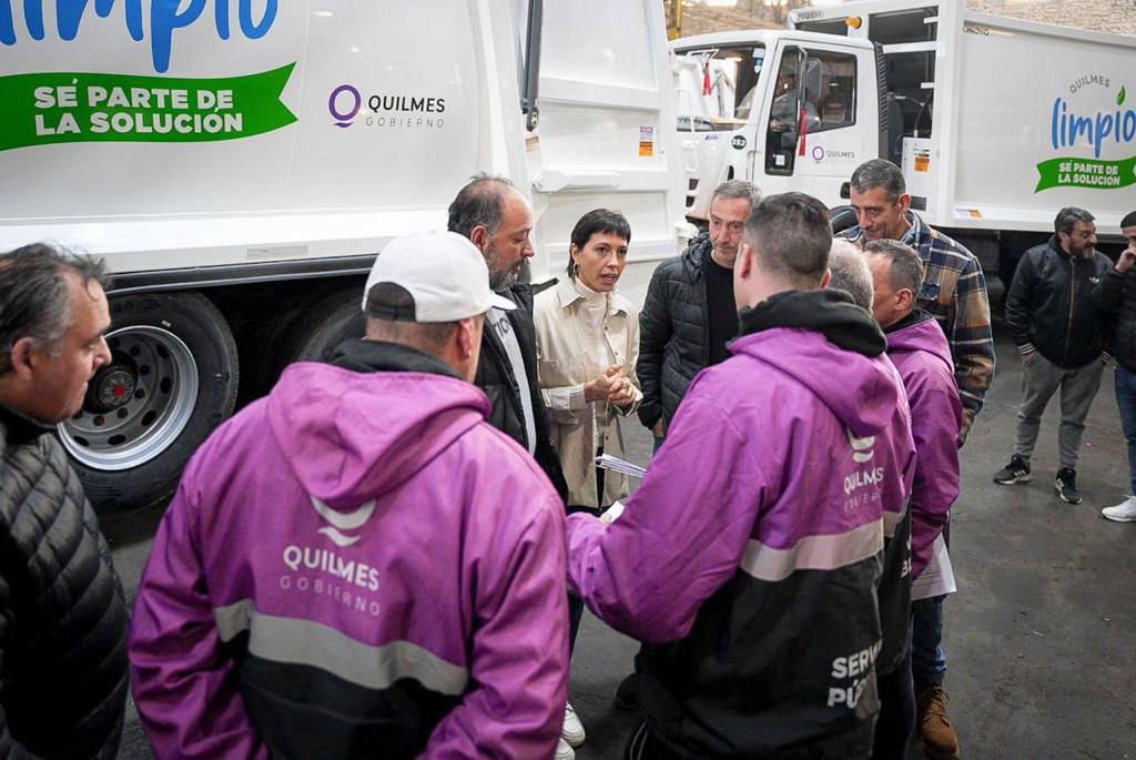 MAYRA PRESENTÓ 4 NUEVOS CAMIONES Y 4 CAMIONETAS PARA EL ÁREA DE RECOLECCIÓN