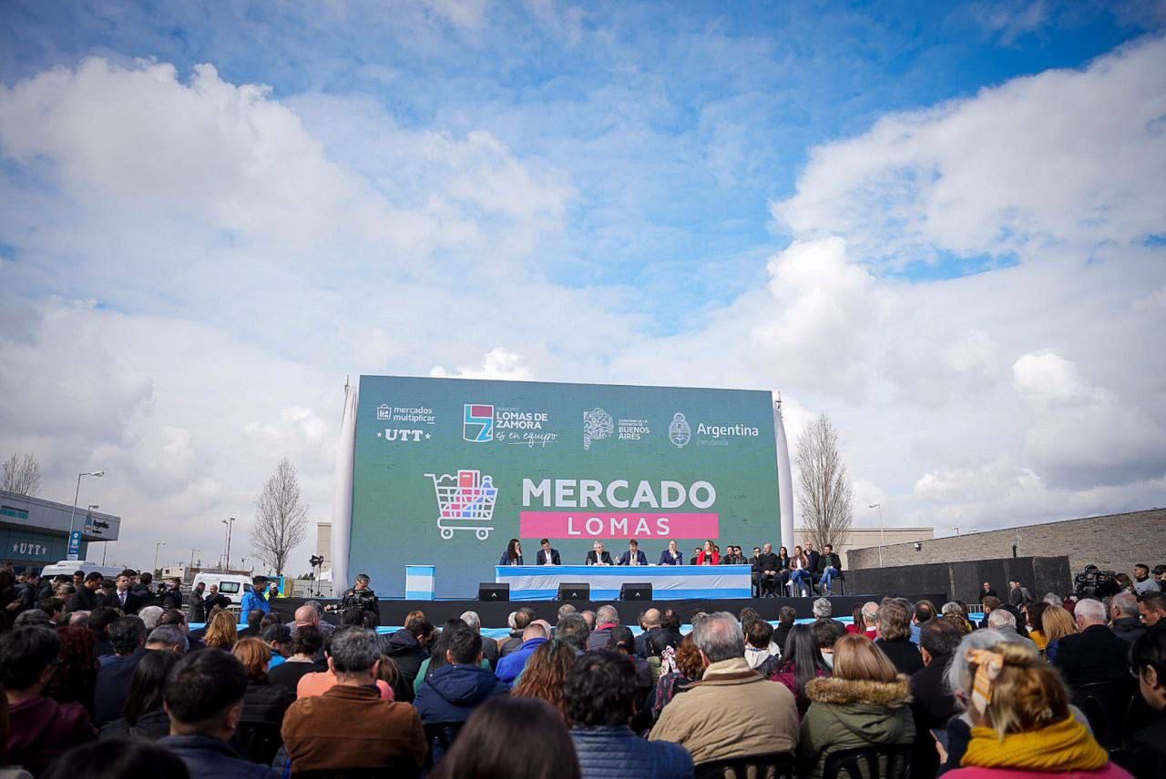 MAYRA PARTICIPÓ DE LA INAUGURACIÓN DEL MERCADO LOMAS