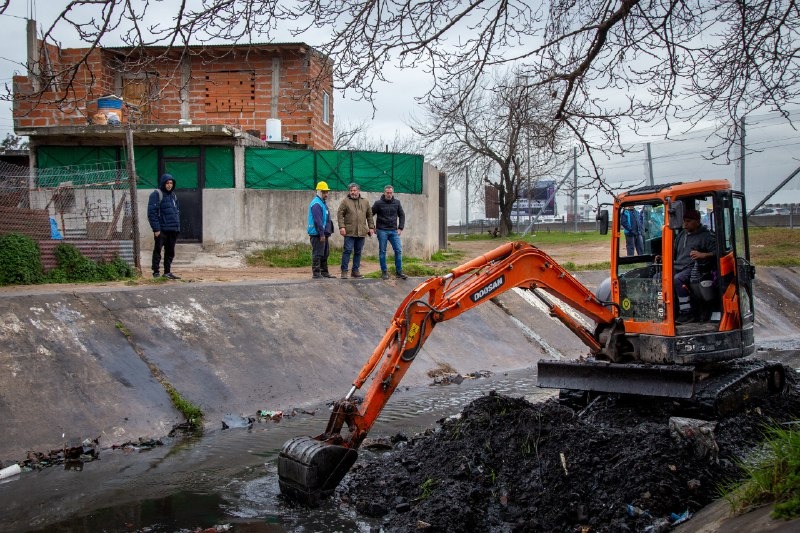 OPERATIVO DE LIMPIEZA EN EL ARROYO MONTEAGUDO DEL BARRIO EL MONTE