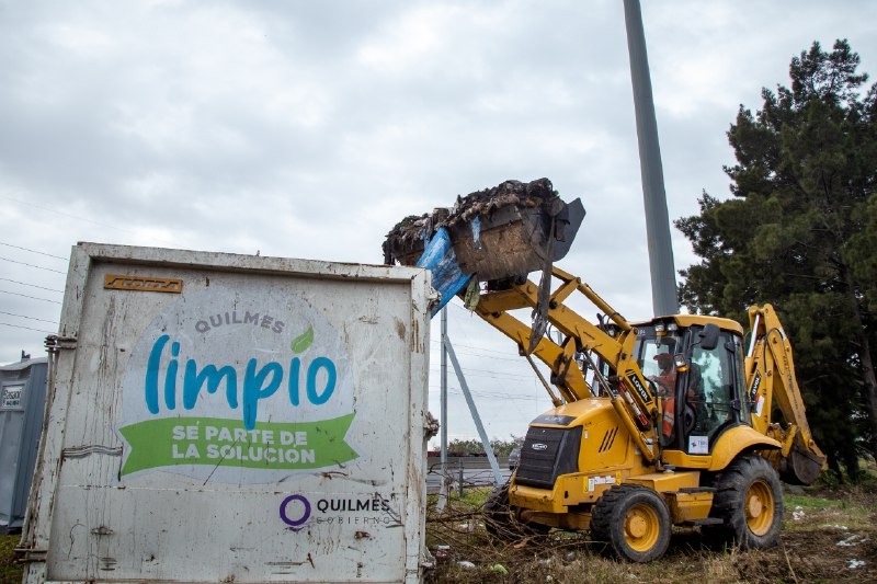 OPERATIVO DE LIMPIEZA EN EL ARROYO MONTEAGUDO DEL BARRIO EL MONTE