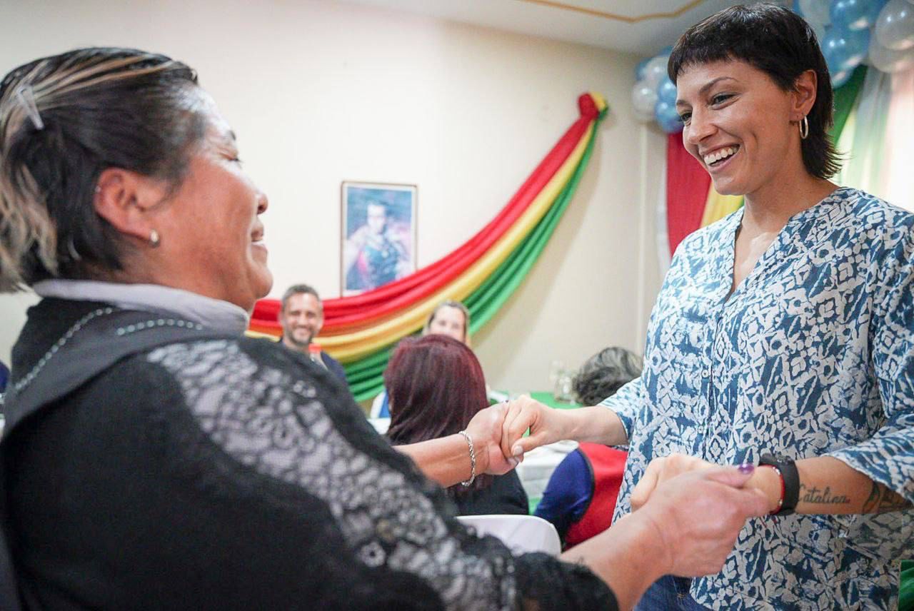 MAYRA VISITÓ LA FERIA TINKUNAKU DE EZPELETA EN SU 26° ANIVERSARIO