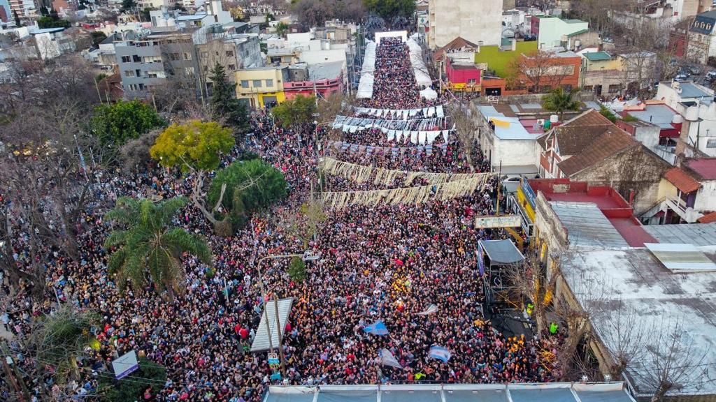 MAYRA JUNTO A MÁS DE 50 MIL VECINOS FESTEJARON LOS 356 AÑOS DE QUILMES