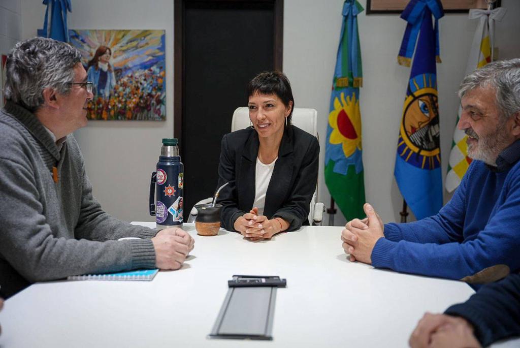 MAYRA RECIBIÓ AL MINISTRO JAVIER RODRIGUEZ EN QUILMES