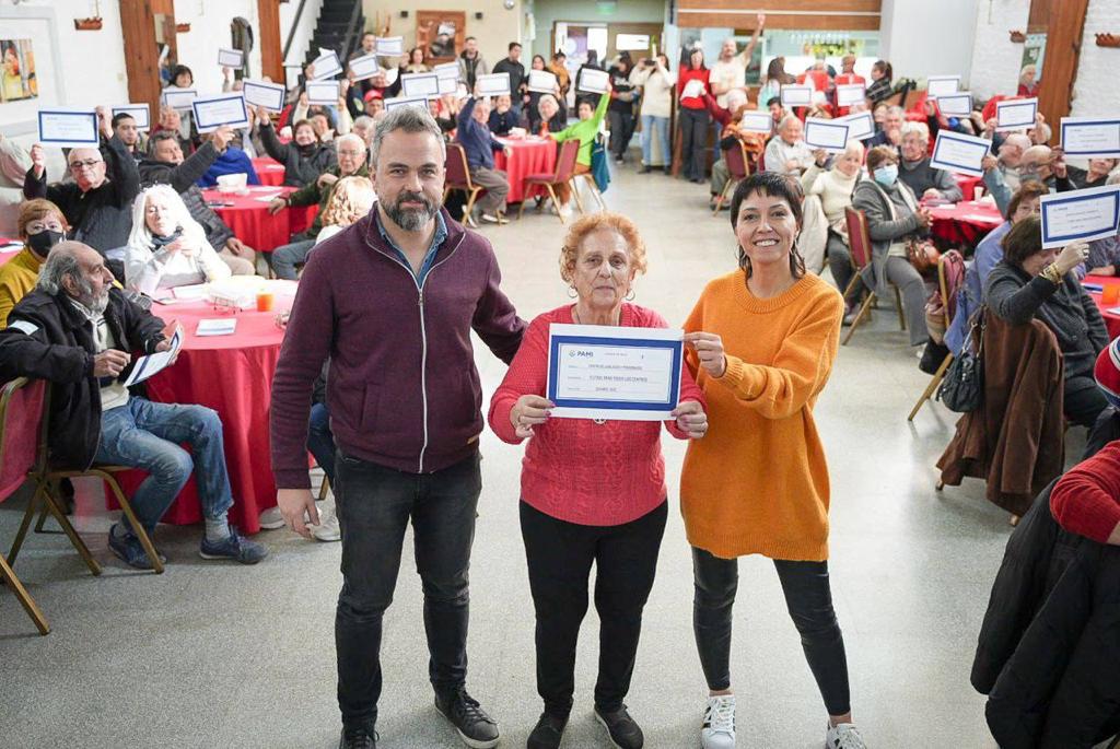MAYRA ENTREGÓ SUBSIDIOS A 50 CENTROS DE JUBILADOS Y PENSIONADOS