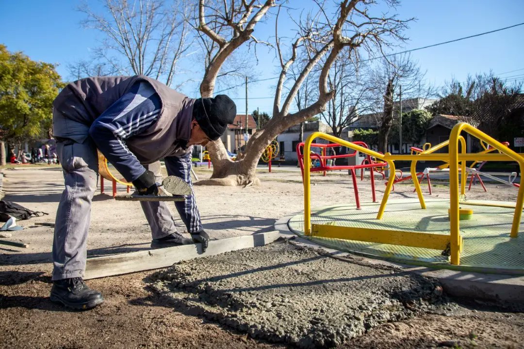  AVANZA LA PUESTA EN VALOR DE LAS PLAZAS PARDO Y DEL MAESTRO EN BERNAL 