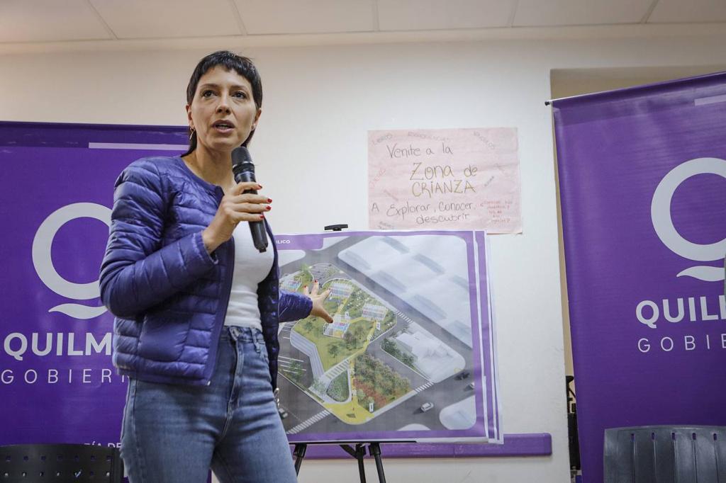 MAYRA DIALOGÓ CON VECINOS Y VECINAS DE QUILMES OESTE