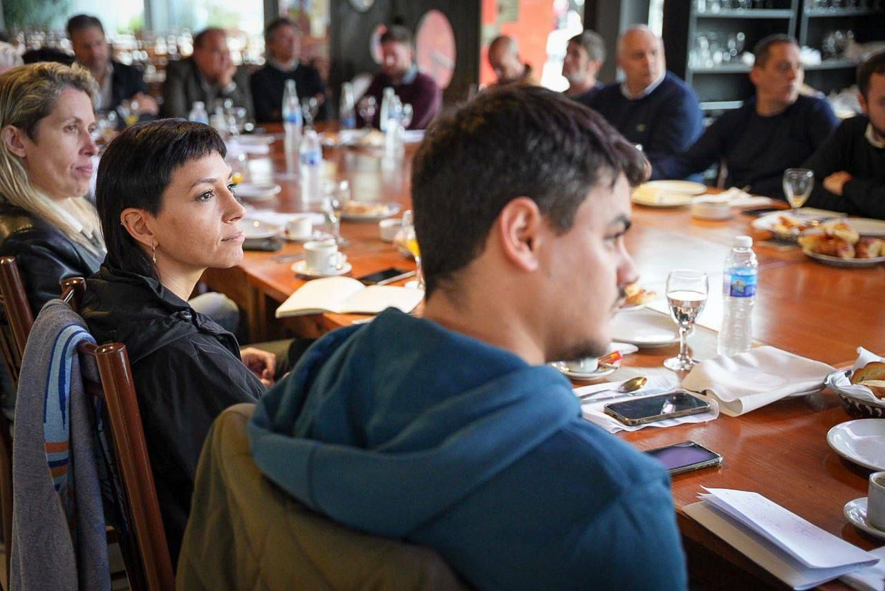 MAYRA SE REUNIÓ CON COMERCIANTES DE QUILMES PARA ARTICULAR TRABAJOS