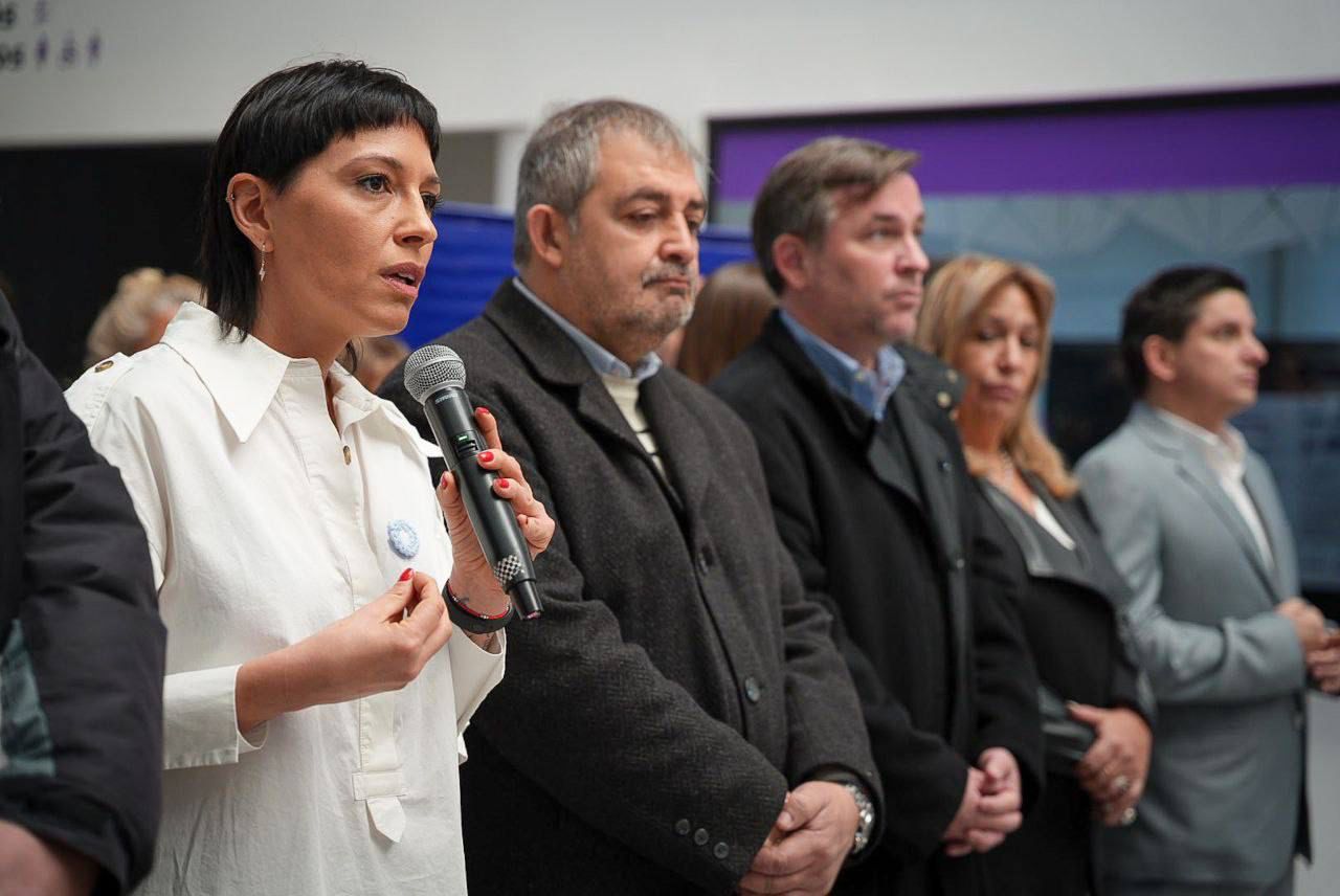 MAYRA Y CONCEJALES REPUDIARON EL ATENTADO CONTRA LA VICEPRESIDENTA
