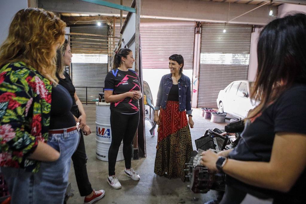 MAYRA VISITÓ EL TALLER DE “VITARTI GIRL’S TEAM”