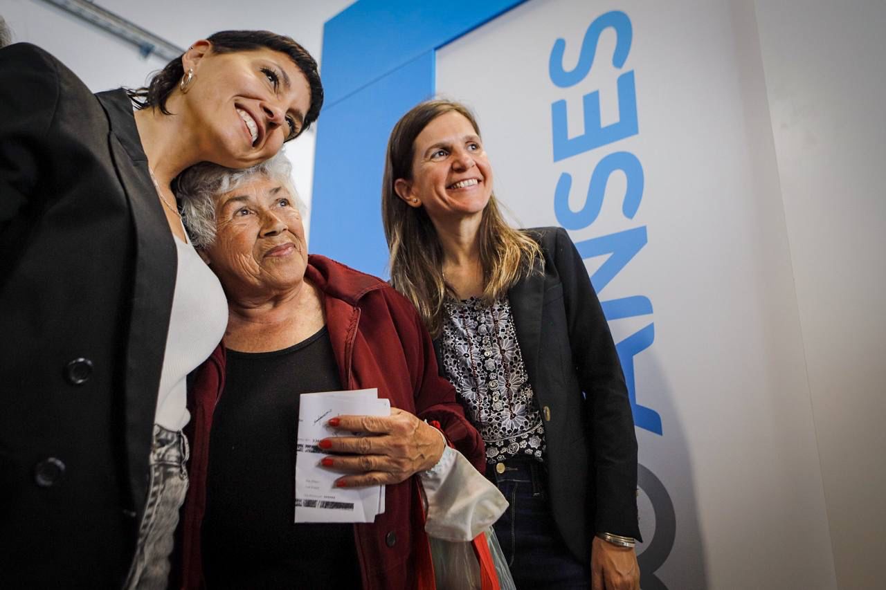 MAYRA Y FERNANDA RAVERTA INAUGURARON UN PUNTO DE ATENCIÓN DE ANSES