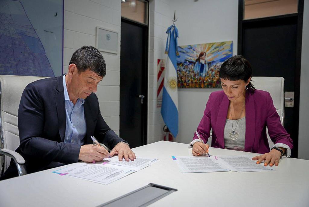  MAYRA FIRMÓ UN CONVENIO MARCO DE COLABORACIÓN CON LA UNAJ