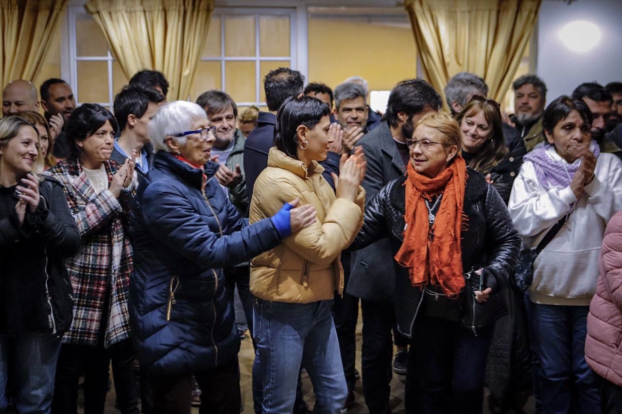 MAYRA JUNTO A ENTIDADES Y COMERCIANTES EN LA PREVIA A LOS FOGONES DE BERNAL