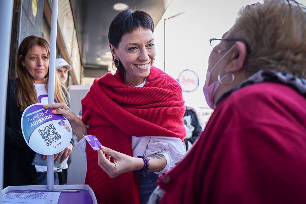 MAYRA PRESENTÓ LA TARJETA DE BENEFICIOS “SOMOS QUILMES”