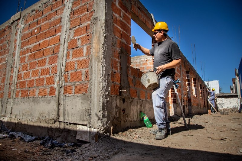  AVANZA EL PLAN DE CONSTRUCCIÓN DE NUEVAS VIVIENDAS EN EL BARRIO AZUL