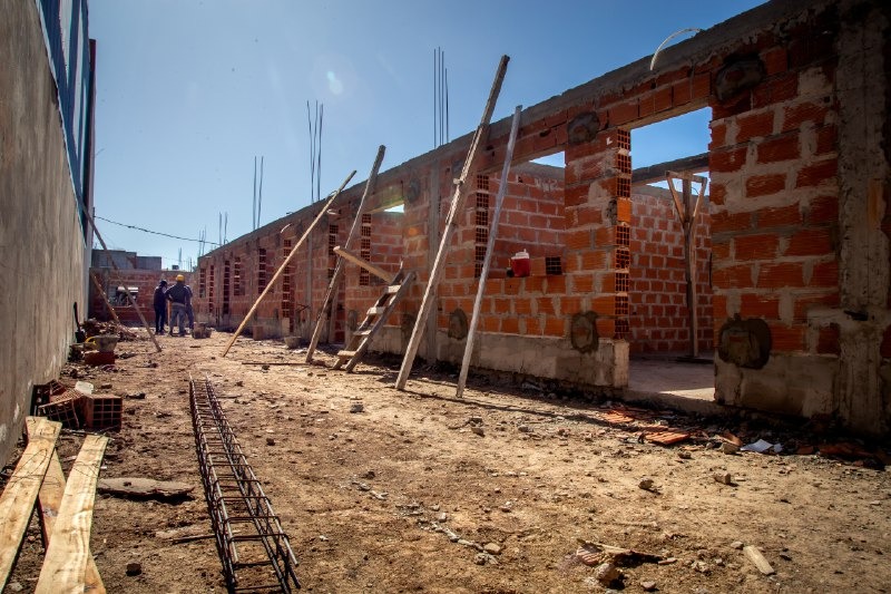  AVANZA EL PLAN DE CONSTRUCCIÓN DE NUEVAS VIVIENDAS EN EL BARRIO AZUL