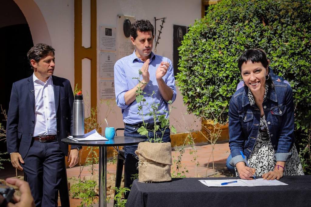 MAYRA FIRMÓ UN CONVENIO CON EL GOBERNADOR KICILLOF Y EL MINISTRO DE PEDRO