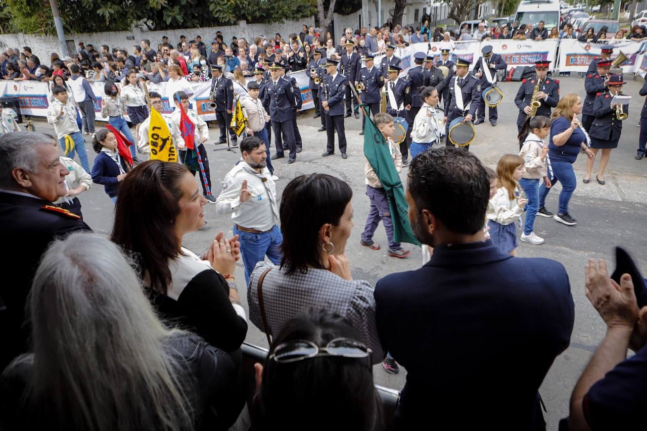 MAYRA EN EL DESFILE POR LAS PATRONALES DE BERNAL