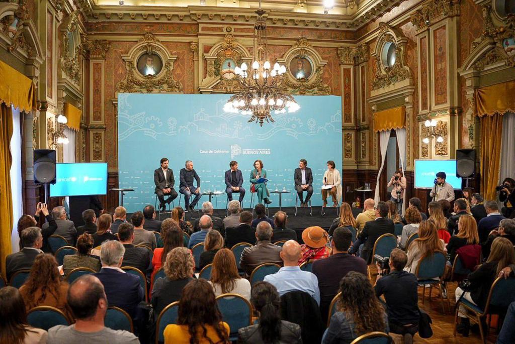 MAYRA FIRMÓ CON PROVINCIA Y UNICEF CONVENIOS PARA FORTALECER DERECHOS
