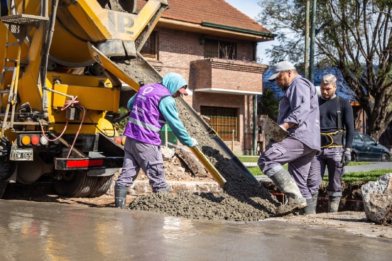 SIGUEN LOS TRABAJOS DE BACHEO EN QUILMES CENTRO Y EN LOS BARRIOS