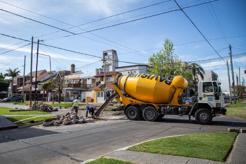 SIGUEN LOS TRABAJOS DE BACHEO EN QUILMES CENTRO Y EN LOS BARRIOS