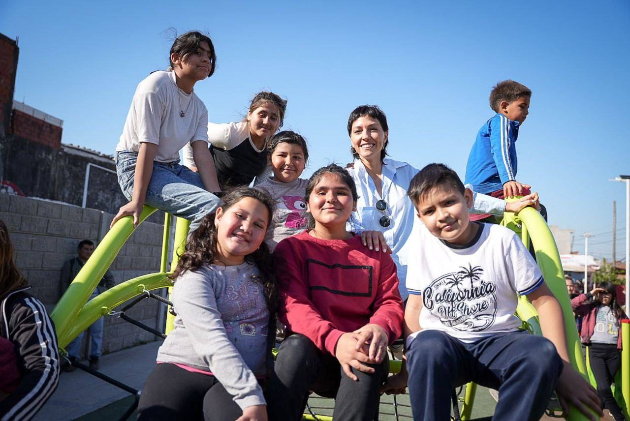 MAYRA JUNTO A VECINAS Y VECINOS INAUGURÓ LA NUEVA PLAZA DEL BARRIO LA PAZ