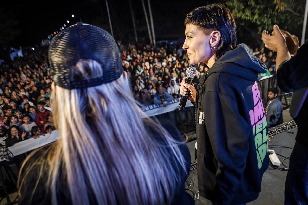 MAYRA JUNTO A MILES DE VECINOS EN UNA NUEVA EDICIÓN DEL SOMOS QUILMES
