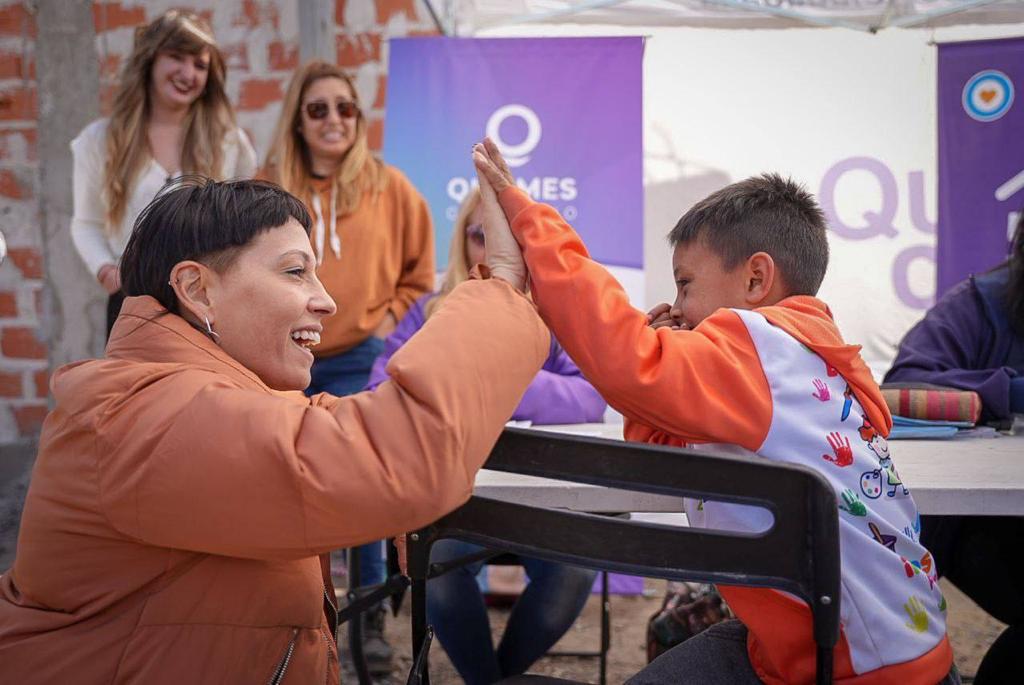 MAYRA SUPERVISÓ EL OPERATIVO QUILMES CERCA EN EL COMEDOR CARITAS FELICES