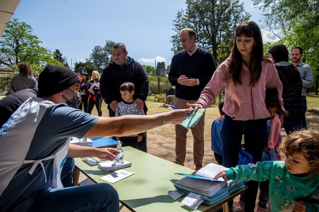 VACUNACIÓN CONTRA SARAMPIÓN, RUBÉOLA, PAPERAS Y POLIOMIELITIS