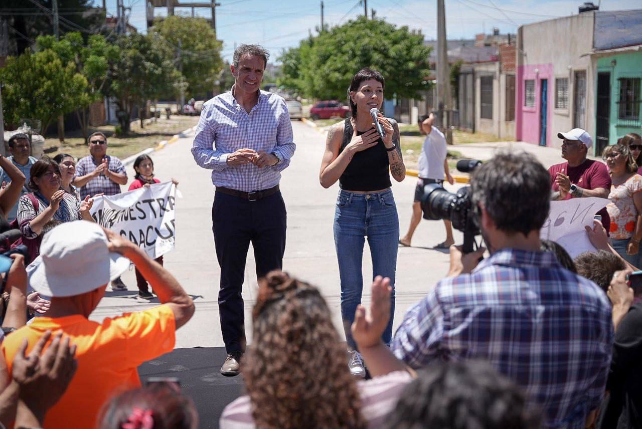 MAYRA Y KATOPODIS INAUGURARON LA REPAVIMENTACIÓN DE AVENIDA LA PLATA