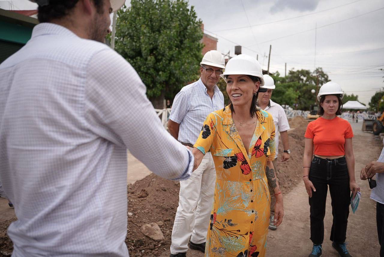 MAYRA SUPERVISÓ OBRAS DE CLOACAS Y ANUNCIÓ LA CONSTRUCCIÓN DE ASFALTOS 